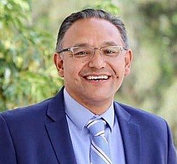 Dr. Salvador Miguel Hinojosa Cervantes